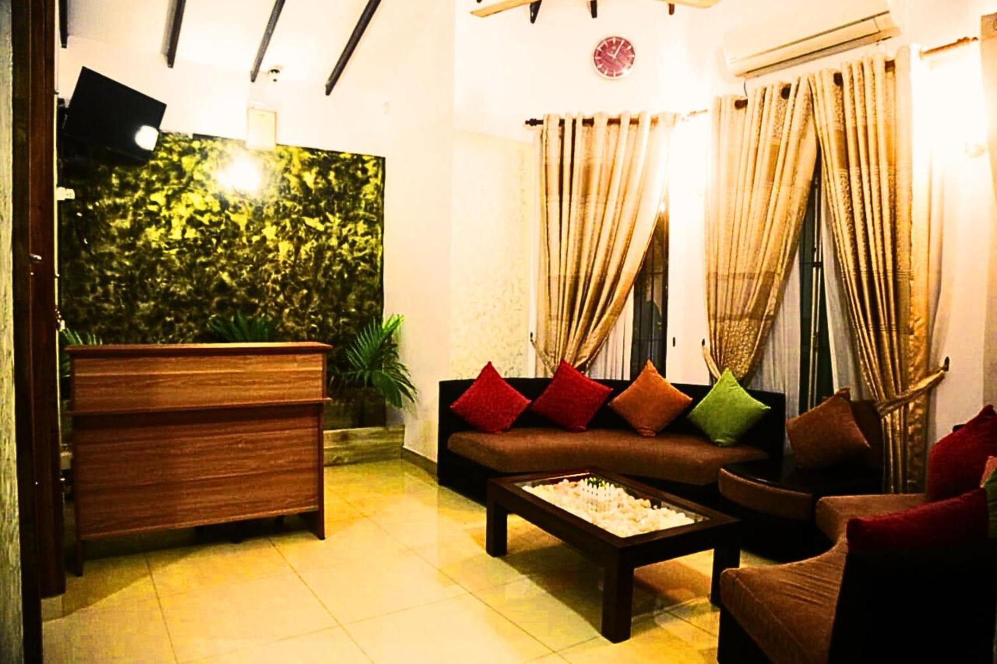 Ared Villa Katunayaka Extérieur photo