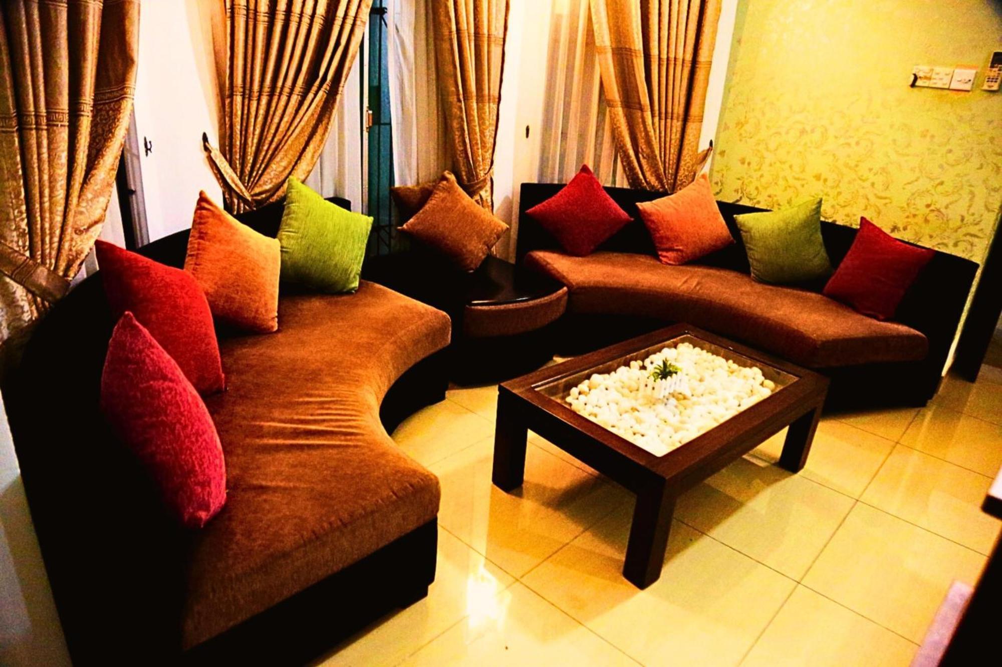 Ared Villa Katunayaka Extérieur photo