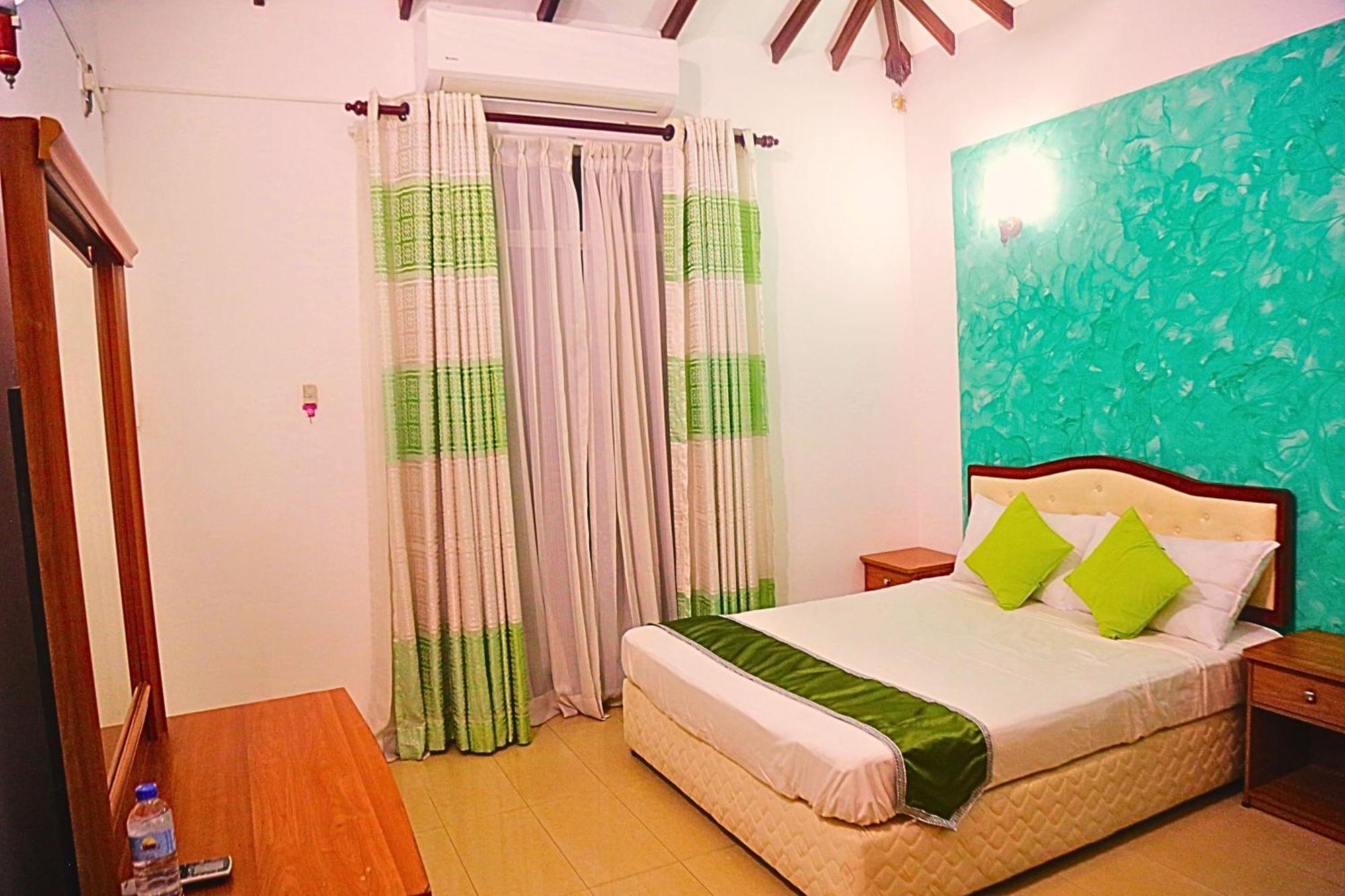 Ared Villa Katunayaka Extérieur photo